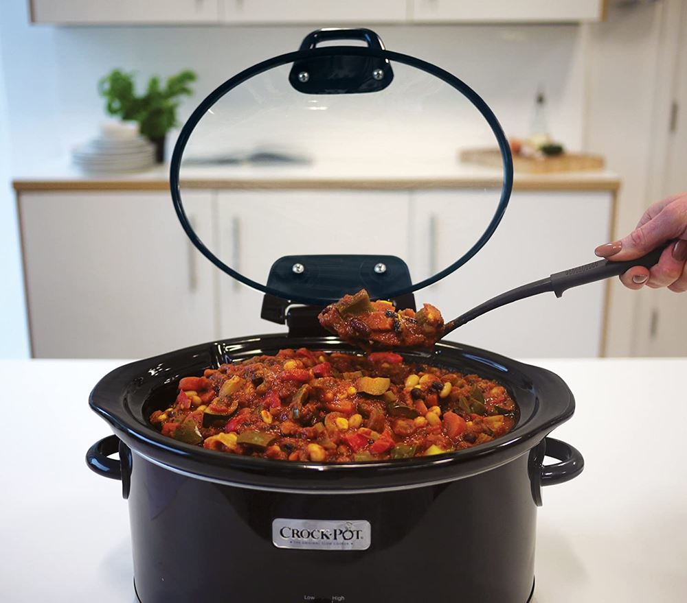 https://www.dvdoverseas.com/resize/Shared/Images/Product/Crock-Pot-CSC031-Slow-Cooker-Hinged-Lid-5-6-Liter-5-6-People-Black-220-240-Volt-For-Export/CSC031-5.jpg?bw=1000&w=1000&bh=1000&h=1000